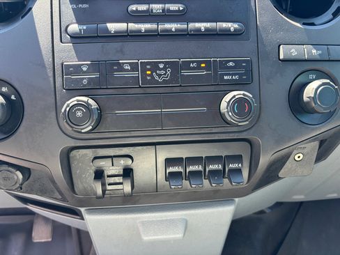 Used 2015 Ford F250 XL w/ Power Equipment Group AWD/4WD image 32