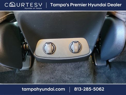 Used 2020 Hyundai Santa Fe SE image 12