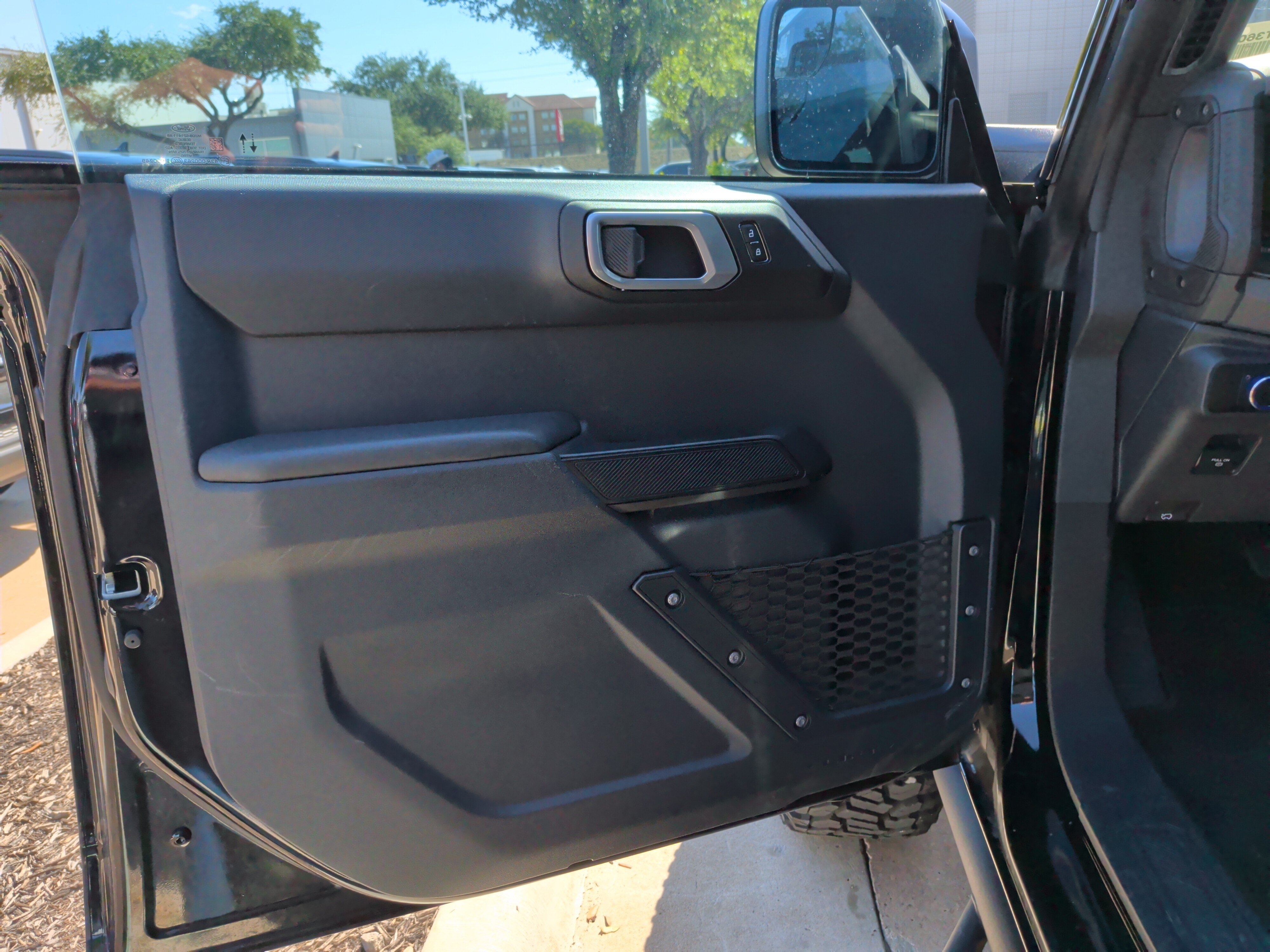 Used 2025 Ford Bronco 4-Door AWD/4WD image 13