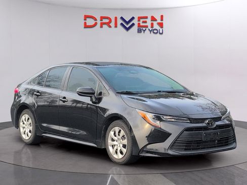 Used 2024 Toyota Corolla LE image 8