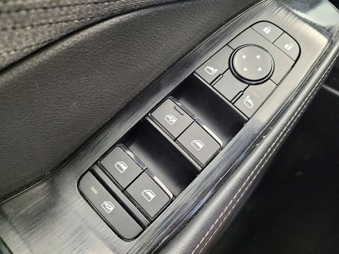 Used 2023 Nissan Rogue SV image 27