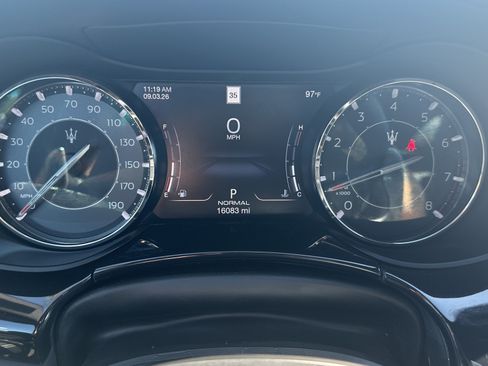Used 2022 Maserati Quattroporte Modena Q4 AWD/4WD image 22