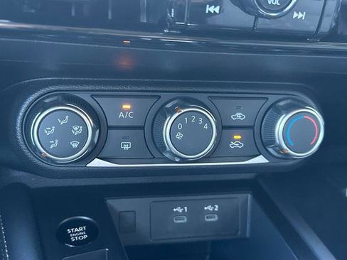 Certified 2025 Nissan Kicks SV image 29