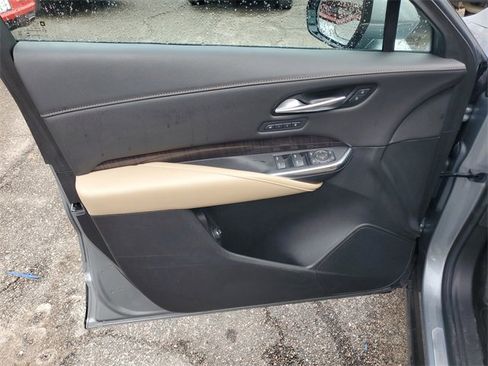 Used 2024 Cadillac XT4 Premium Luxury image 12