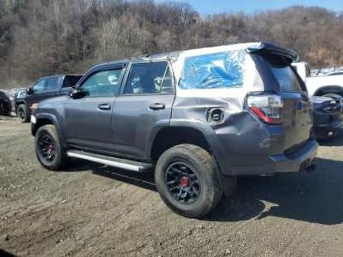 Used 2022 Toyota 4Runner SR5 Premium w/ TRD Black Wheel Package (TMS) AWD/4WD image 3