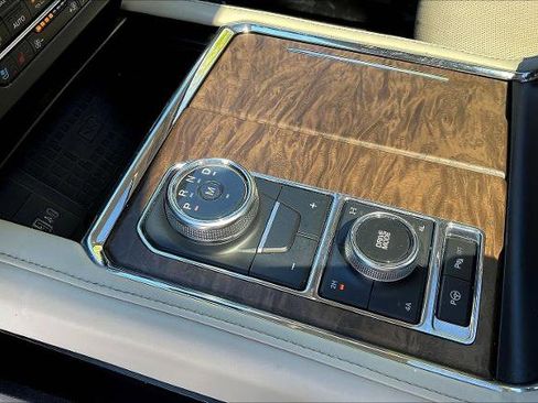 Used 2020 Ford Expedition Max Platinum AWD/4WD image 17