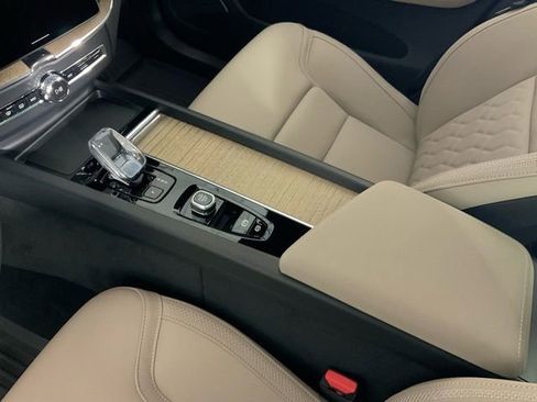 New 2026 Volvo XC60 B5 Plus w/ Protection Package Premier image 21