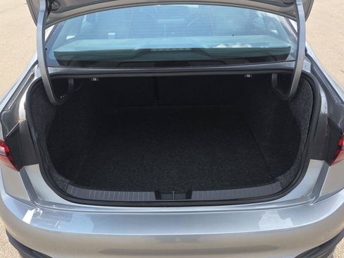 Used 2024 Volkswagen Jetta SE FWD image 6