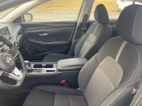 Used 2025 Nissan Sentra SV FWD image 3