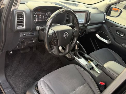 Used 2023 Nissan Frontier SV w/ SV Convenience Package RWD image 16