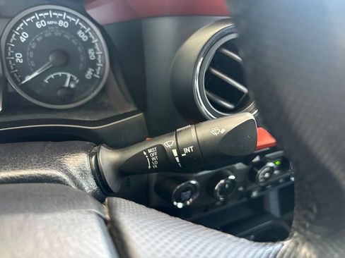 Used 2020 Toyota Tacoma TRD Sport AWD/4WD image 26