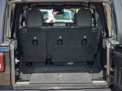 Used 2025 Jeep Wrangler Unlimited Sport AWD/4WD image 12