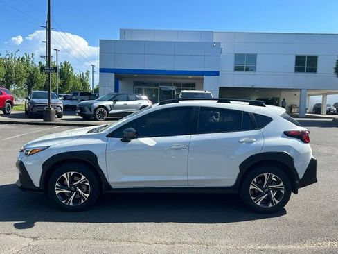 Used 2024 Subaru Crosstrek 2.0i Premium w/ Crosstrek Mirror Package AWD/4WD image 4