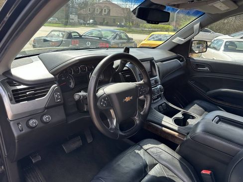 Used 2018 Chevrolet Suburban LT AWD/4WD image 18