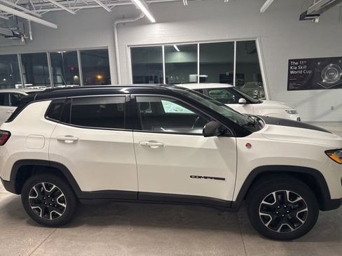 Used 2019 Jeep Compass Trailhawk image 4
