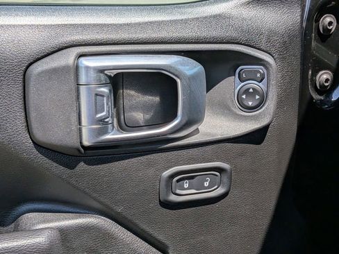 Used 2022 Jeep Wrangler Unlimited Sport w/ Sun And Sound Package AWD/4WD image 12