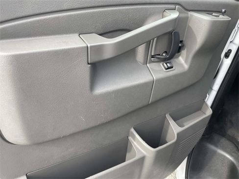 Used 2020 Chevrolet Express 3500 LT w/ LT Preferred Equipment Group image 16