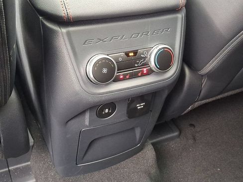 Used 2025 Ford Explorer ST AWD/4WD image 11