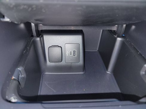 Used 2025 Ford Explorer ST-Line RWD image 23