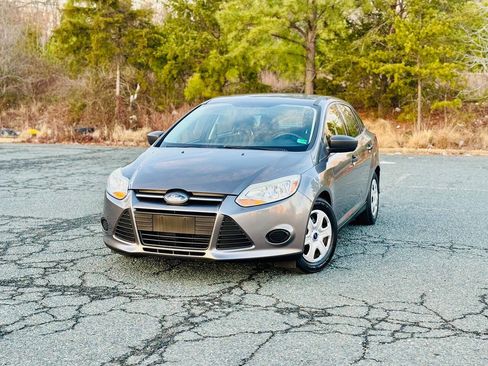 Used 2012 Ford Focus S FWD image 6