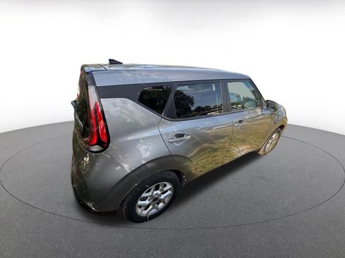 Used 2025 Kia Soul LX w/ LX Technology Package image 8