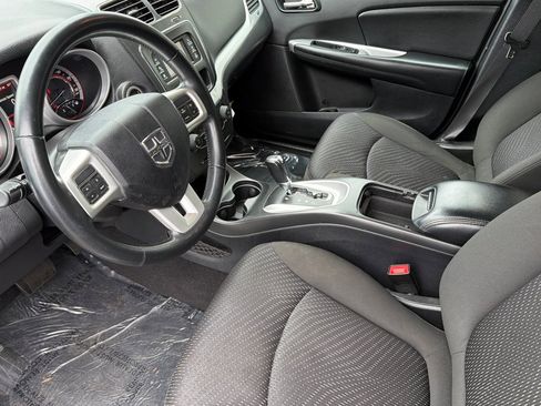 Used 2019 Dodge Journey SE w/ Premium Group FWD image 9