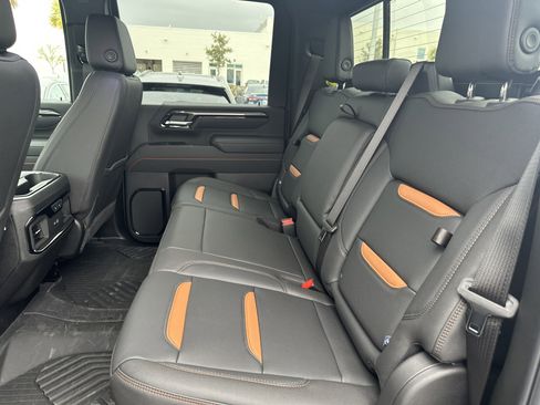 Used 2026 GMC Sierra 2500 AT4 w/ AT4 Premium Plus Package image 9