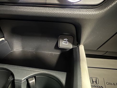 Used 2025 Honda HR-V LX image 17