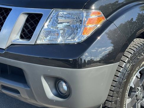 Certified 2020 Nissan Frontier PRO-4X w/ Pro-4x Utility Package image 8