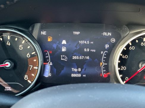 Used 2021 Jeep Compass Limited image 29