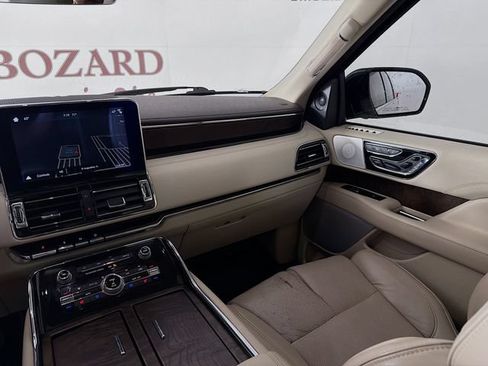 Used 2019 Lincoln Navigator Reserve AWD/4WD image 25