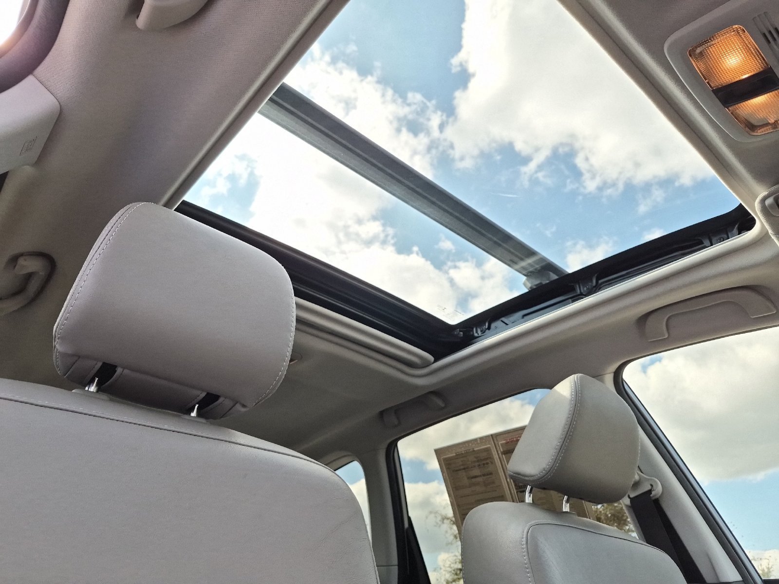Used 2016 Subaru Forester 2.5i Touring w/ Eyesight & Navigation System AWD/4WD image 16