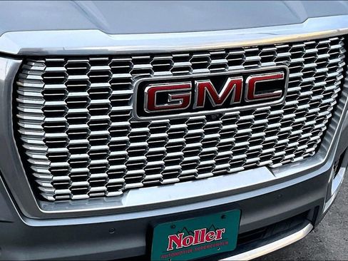 Used 2024 GMC Yukon XL Denali image 28