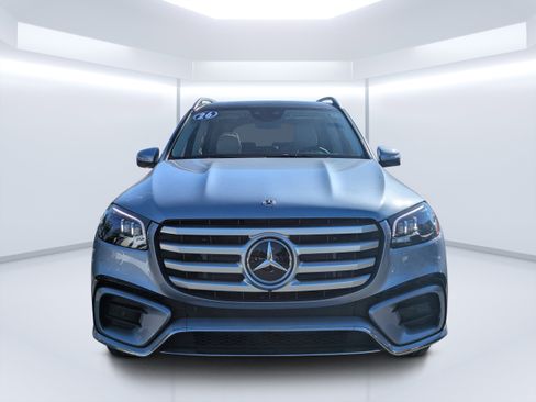 Used 2026 Mercedes-Benz GLS 450 4MATIC image 11