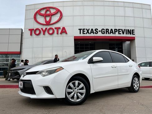 Used 2016 Toyota Corolla LE image 2