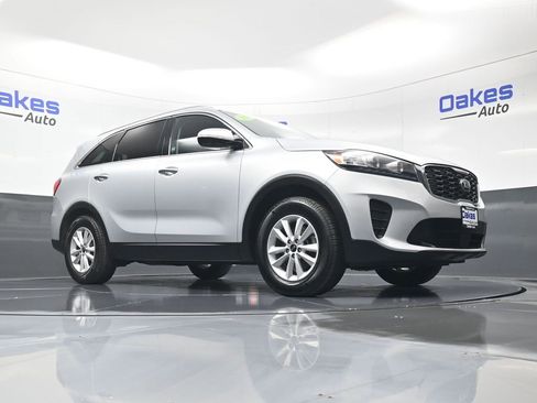 Used 2020 Kia Sorento LX w/ LX I4 Convenience Package image 38