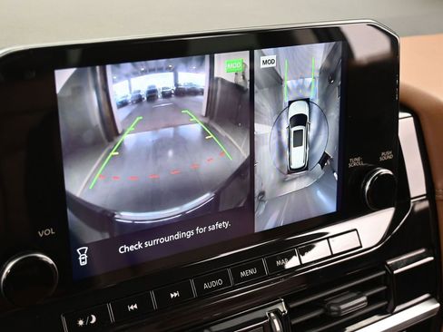 Used 2023 Nissan Pathfinder Platinum image 27