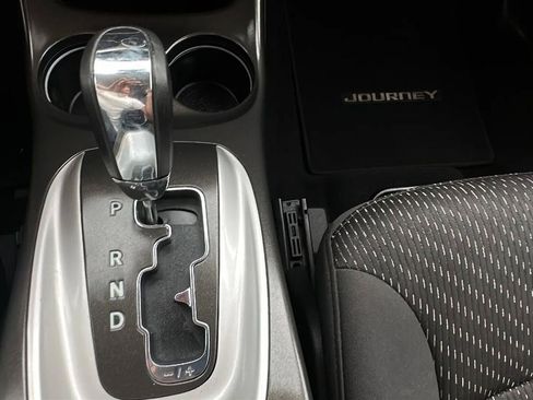 Used 2017 Dodge Journey SE FWD image 45