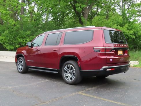 Used 2024 Jeep Wagoneer L Series II w/ Flexible Seating Group image 33