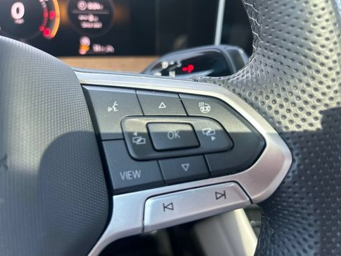 Used 2025 Volkswagen Tiguan SEL R-Line AWD/4WD image 26