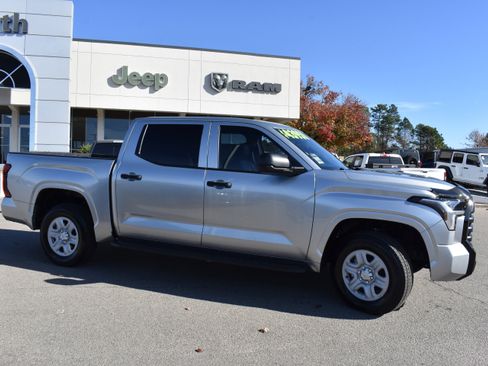 Used 2025 Toyota Tundra SR image 10