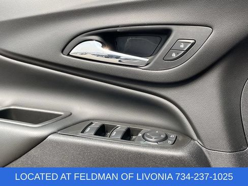Used 2021 Chevrolet Equinox LT FWD image 22