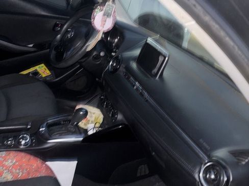 Used 2017 Toyota Yaris iA image 9