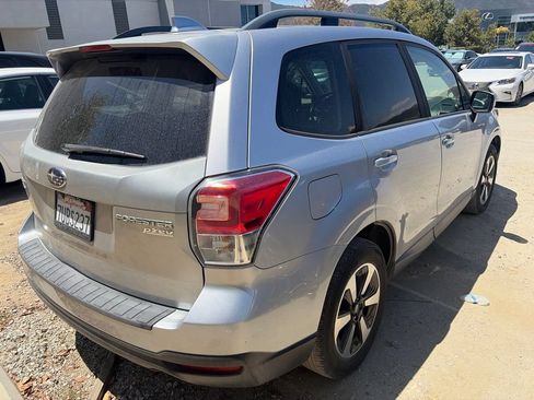Used 2017 Subaru Forester 2.5i Premium AWD/4WD image 9