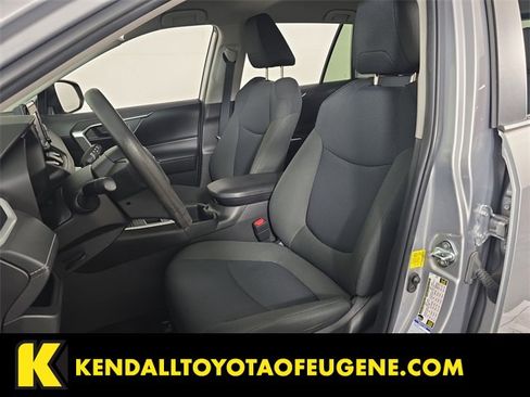Used 2022 Toyota RAV4 LE image 16