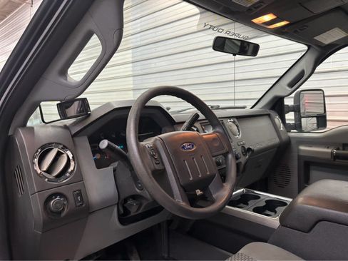 Used 2012 Ford F250 XLT w/ XLT Interior Pkg AWD/4WD image 12