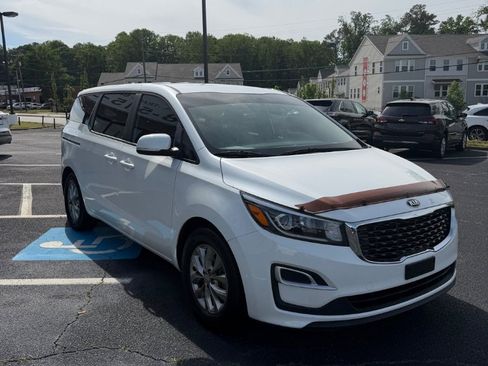 Used 2019 Kia Sedona L FWD image 3