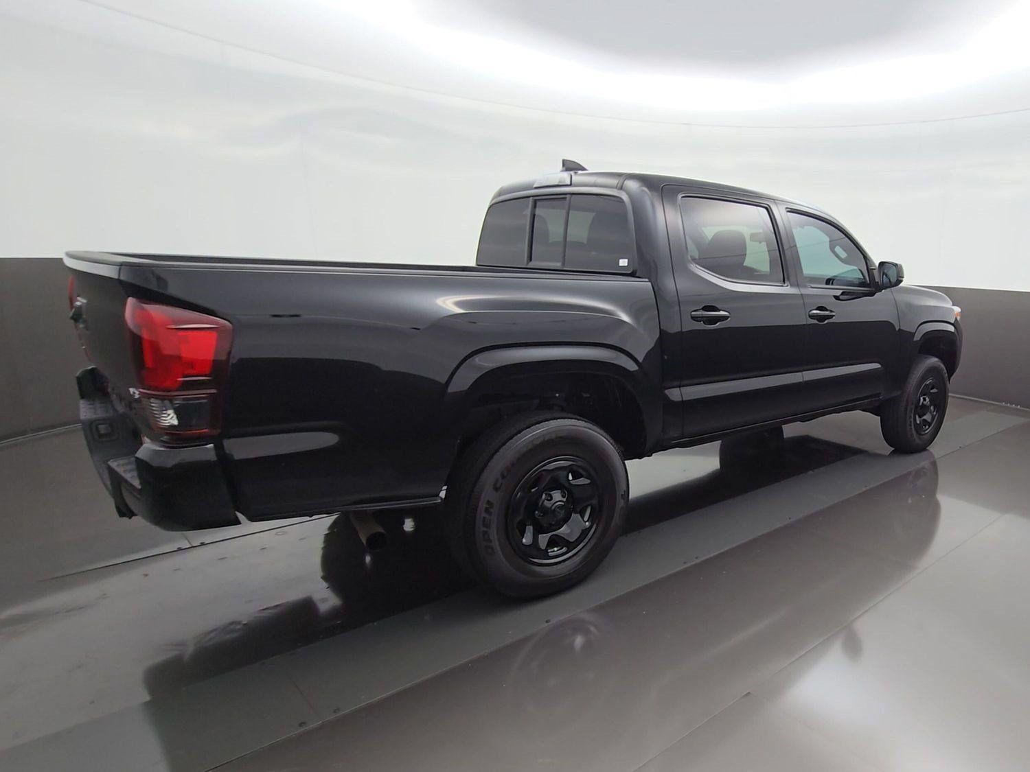 Certified 2023 Toyota Tacoma SR AWD/4WD image 10