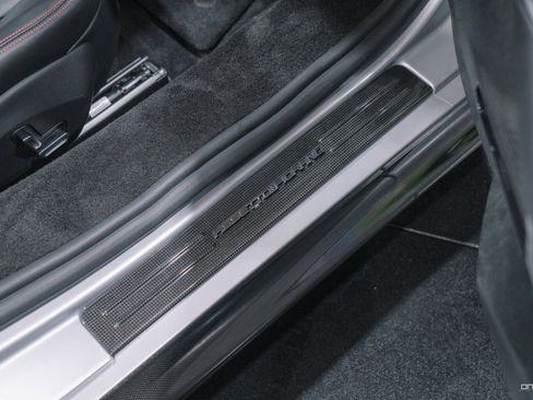 Used 2022 Ferrari SF90 Spider image 30