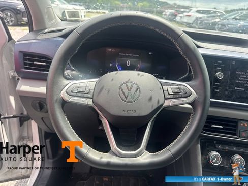 Used 2023 Volkswagen Taos SE w/ Panoramic Sunroof Package AWD/4WD image 17